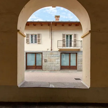 Ai Piedi Della Rocca Apartment